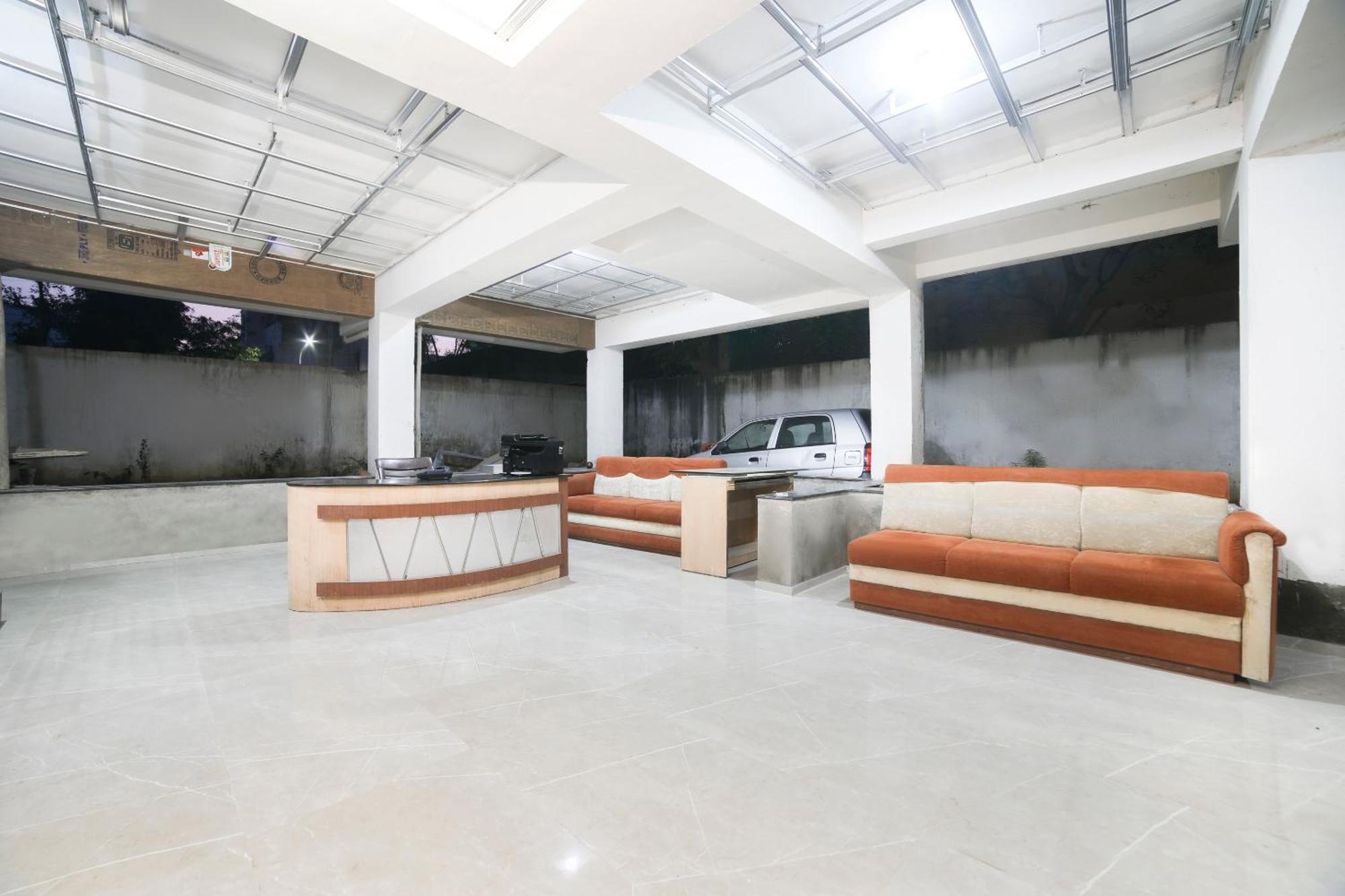 Hotel O Club Metro Nagpur Exteriör bild