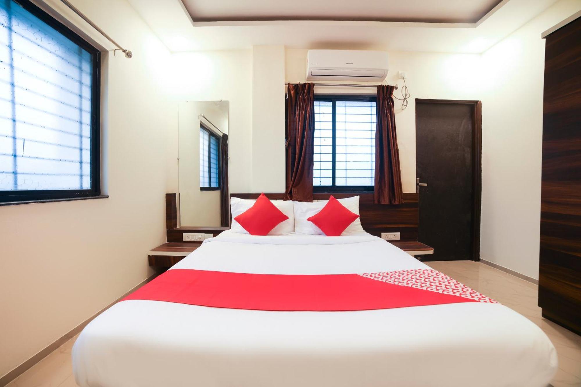 Hotel O Club Metro Nagpur Exteriör bild