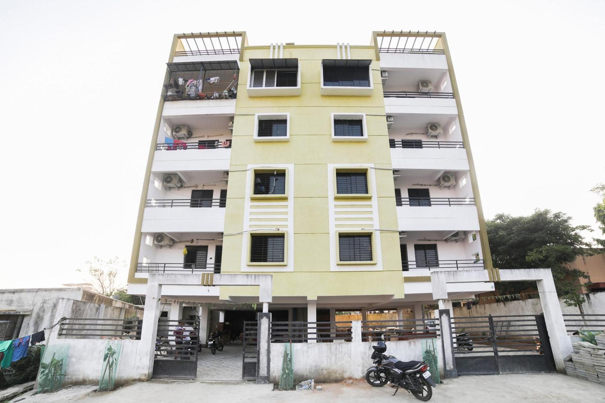 Hotel O Club Metro Nagpur Exteriör bild