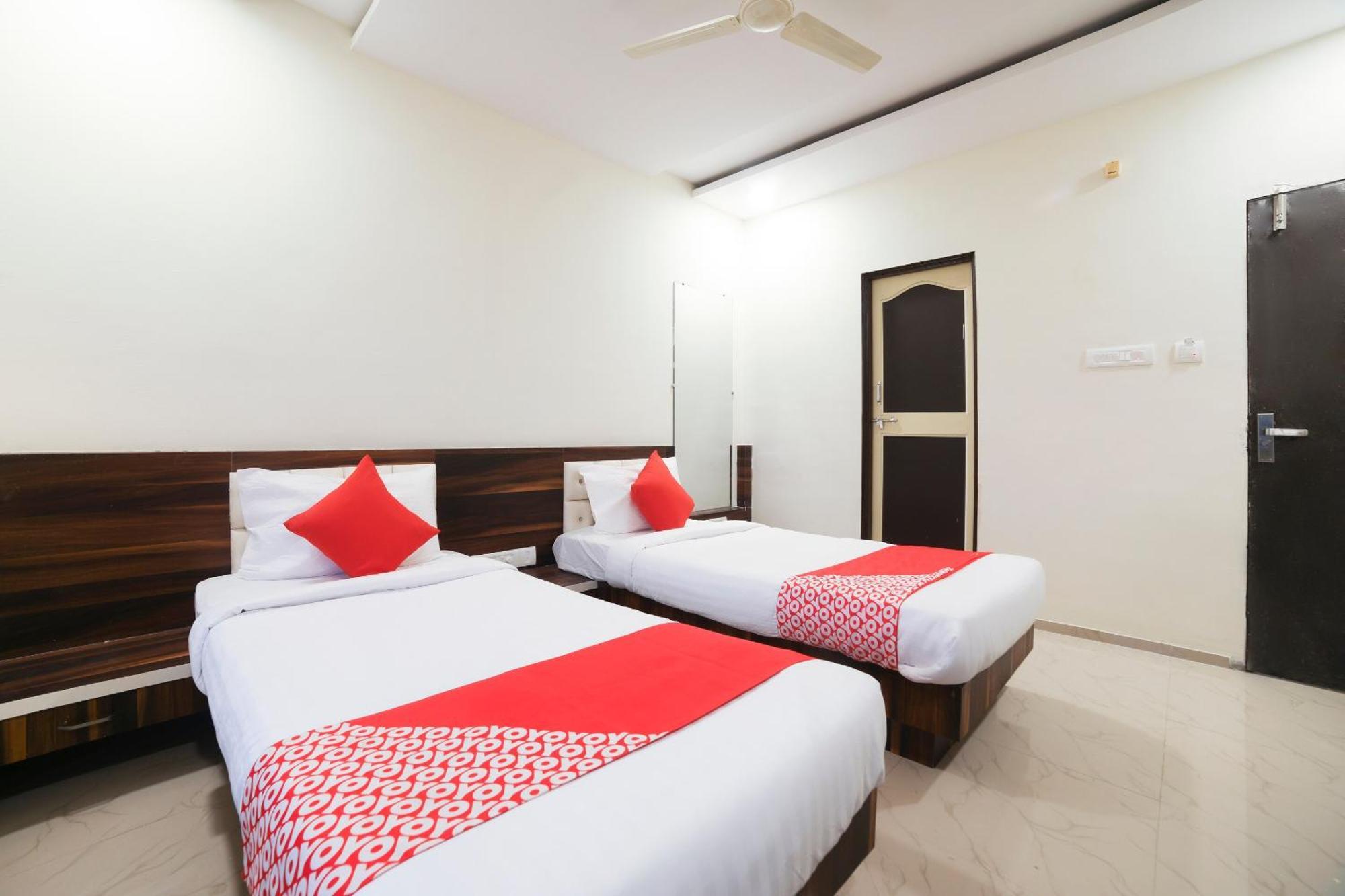 Hotel O Club Metro Nagpur Exteriör bild