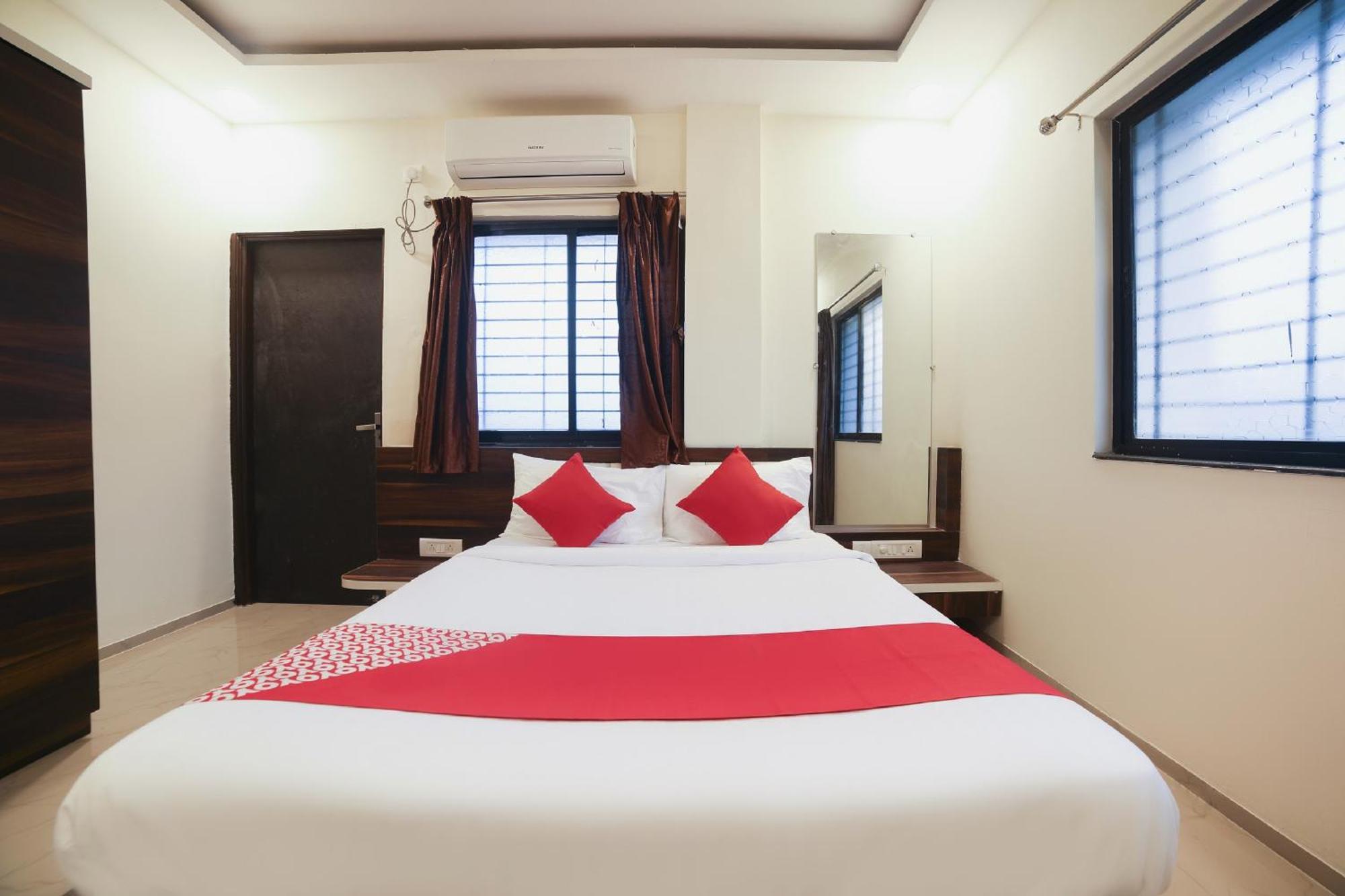 Hotel O Club Metro Nagpur Exteriör bild