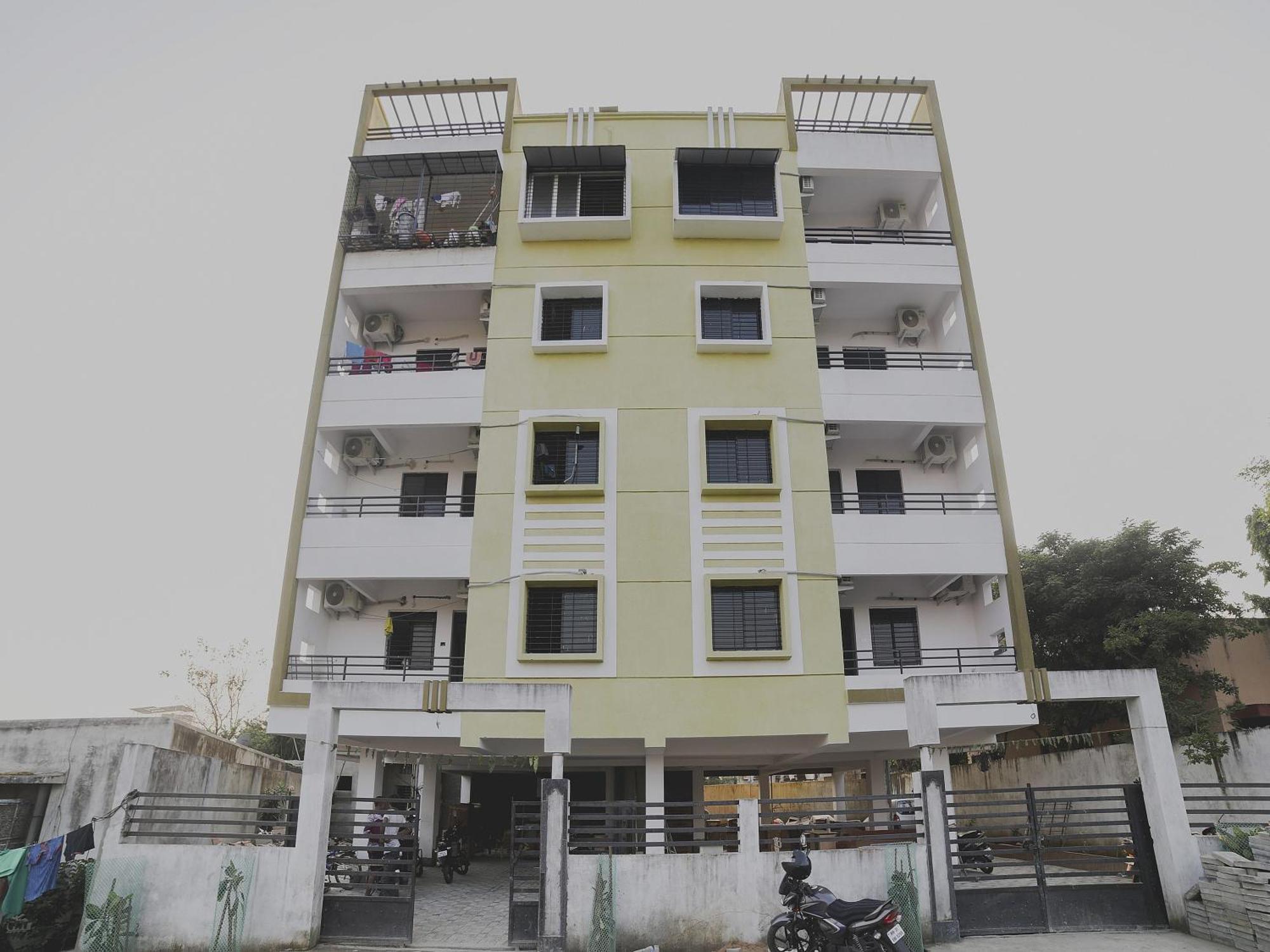 Hotel O Club Metro Nagpur Exteriör bild