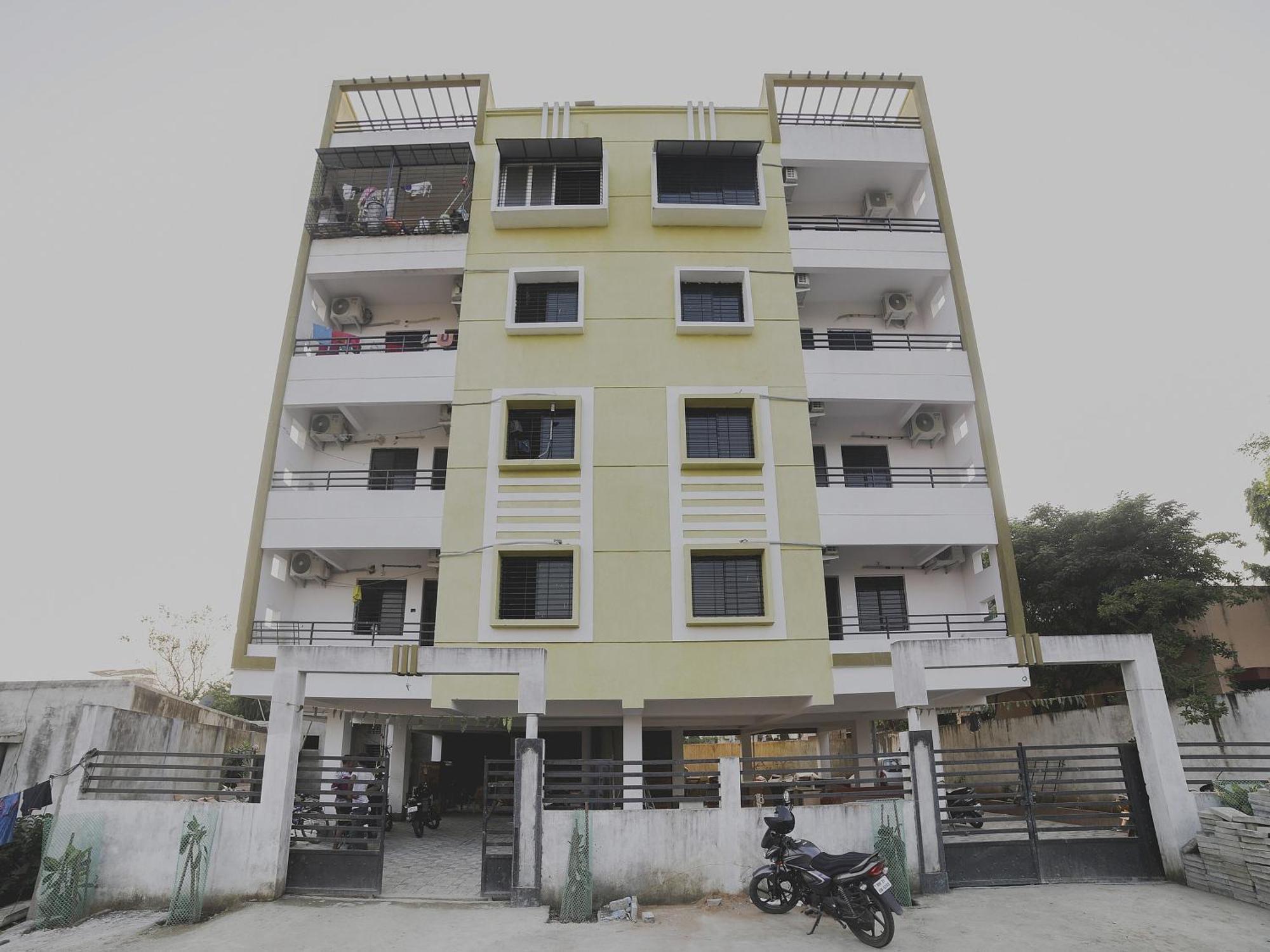 Hotel O Club Metro Nagpur Exteriör bild
